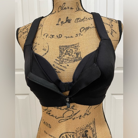 Victoria’s Secret Lot of 2 Bras - Black and Tan - Size 34D - Picture 4 of 14